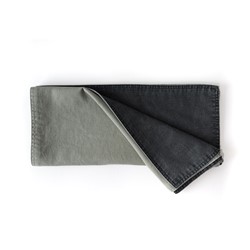 Dutch Rose Tablerunner  